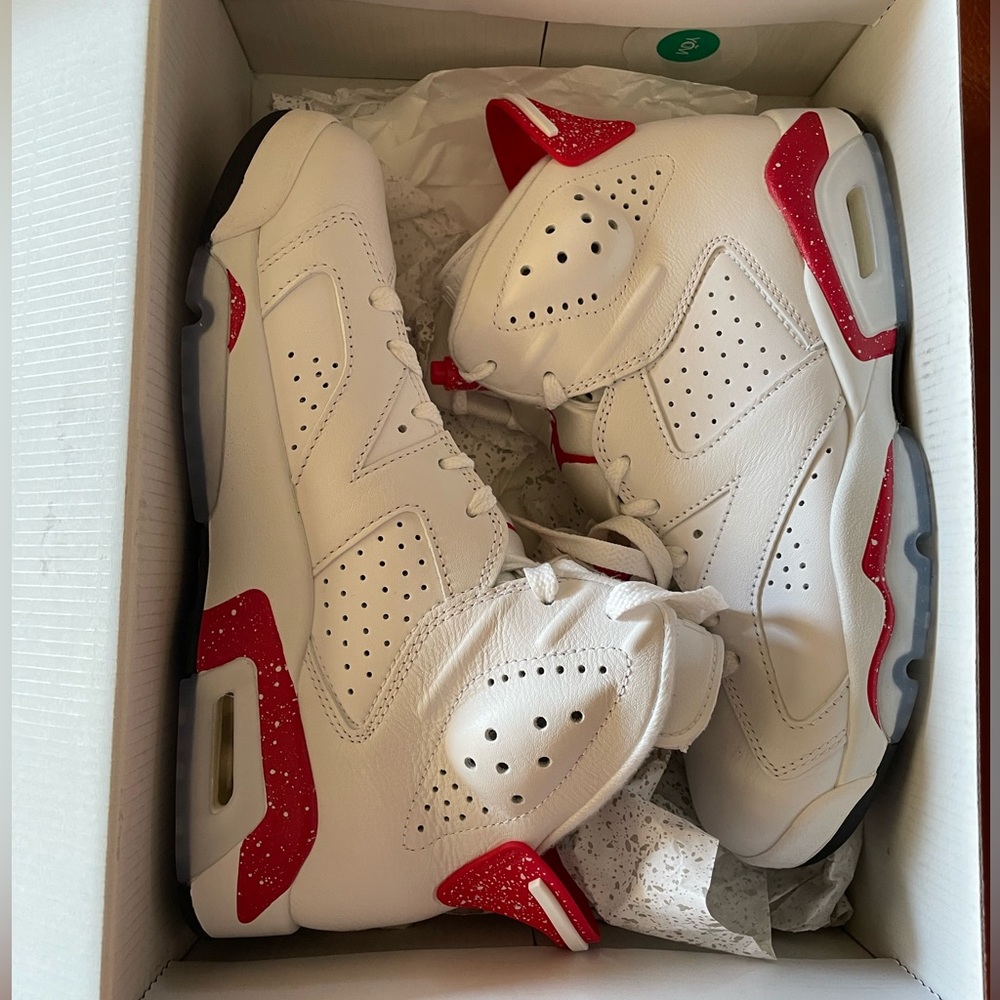 Red Oreo 6 Sz 6.5 like new